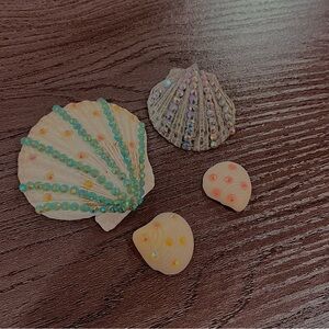 Decorative Seashell Set with Colorful Accents